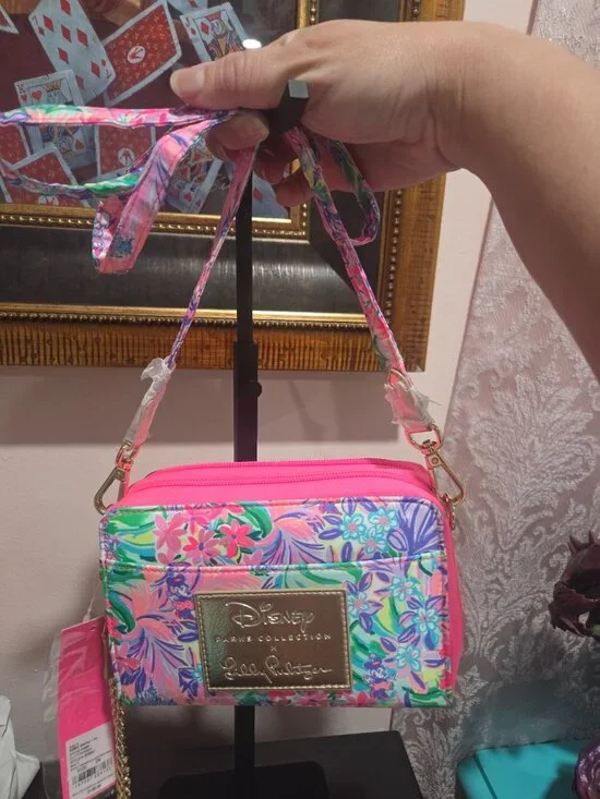 Disney Lilly Pulitzer small crossbody - Picture 3 of 16